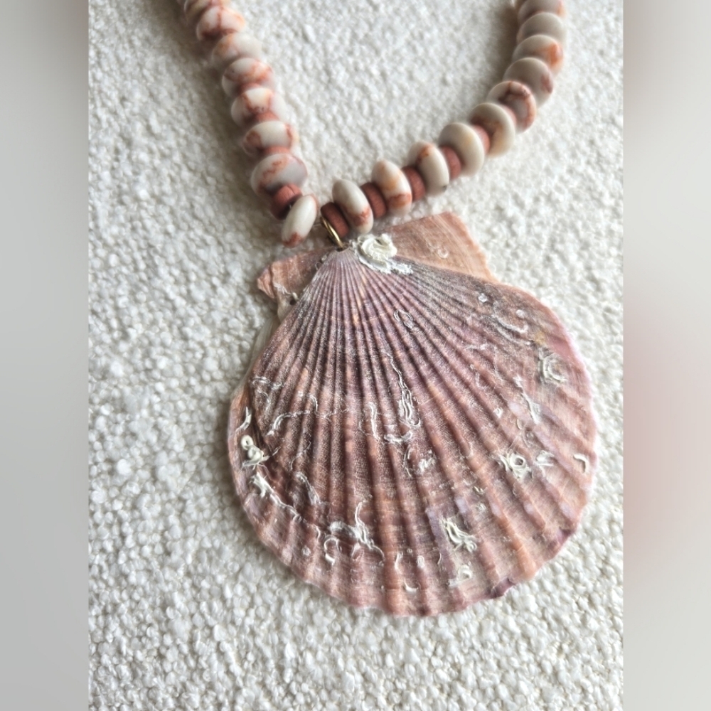 NEW - Free People, Love Letter To The Sea Necklace, Neutral Pink Tone- NWT! - Picture 4 of 8